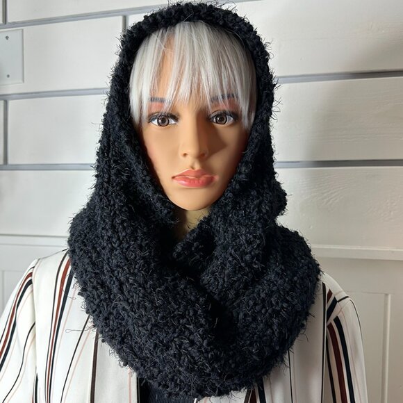 Black Infinity Scarf Very Versatile - Picture 12 of 12